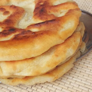 Posne lepinje spolja hrskava, a unutra mekane ko duša: Spremaju se lako i brzo, biće vam spas u mnogim prilikama