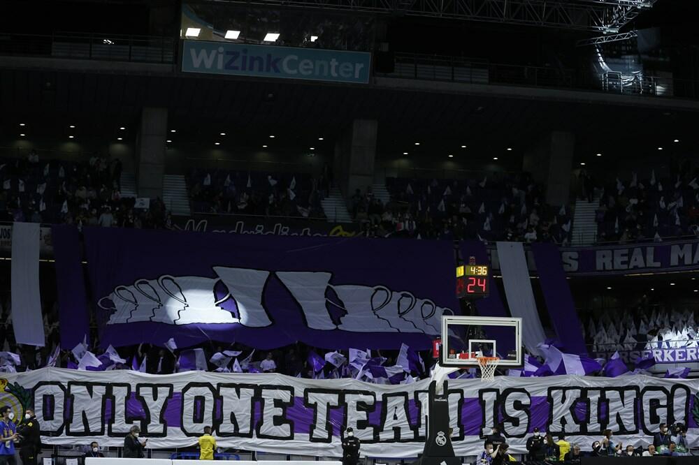 "ODVRATNI PACOVI, KU***** SINOVI, PSI.." Navijači Reala vređali košarkaše Barselone (FOTO)