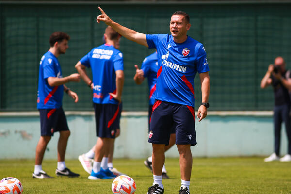 TALENTOVANI DVOJAC IDE NA POZAJMICU? Novi superligaš hoće da posluje sa Zvezdom (FOTO)