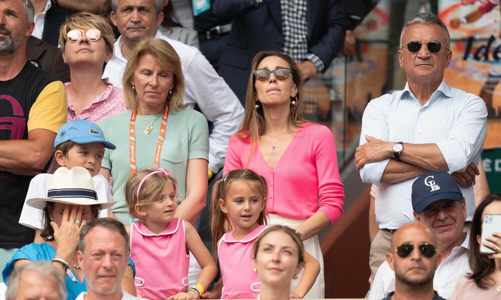 Dijana, Jelena i Srđan Đoković tokom finala Rolan Garosa