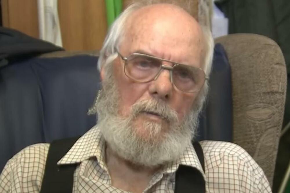 ČOVEK KOJI JE PREŽIVEO 3,5 DANA POD VODOM POSLAO SNAŽNU PORUKU ZA ZAROBLJENE U PODMORNICI: Jedna stvar ga BRINE