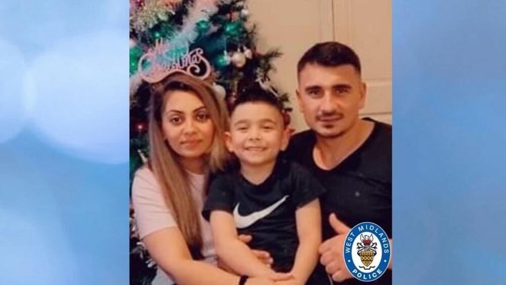 Mali David Mario Lazar sa roditeljima 