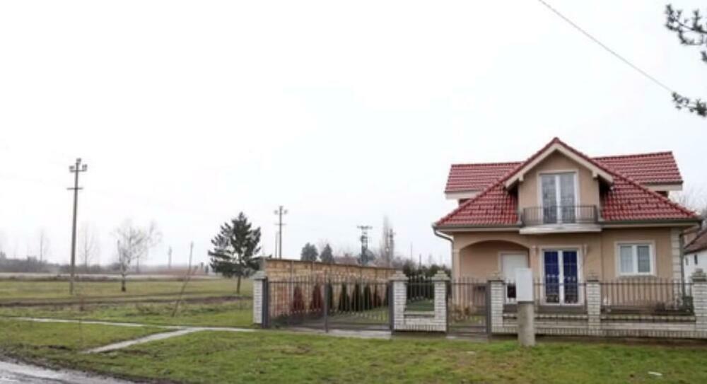 Priroda je oko nas, svež i čist vazduh. Ništa nam ne fali, a voleli bismo da nam unuke trče po dvorištu