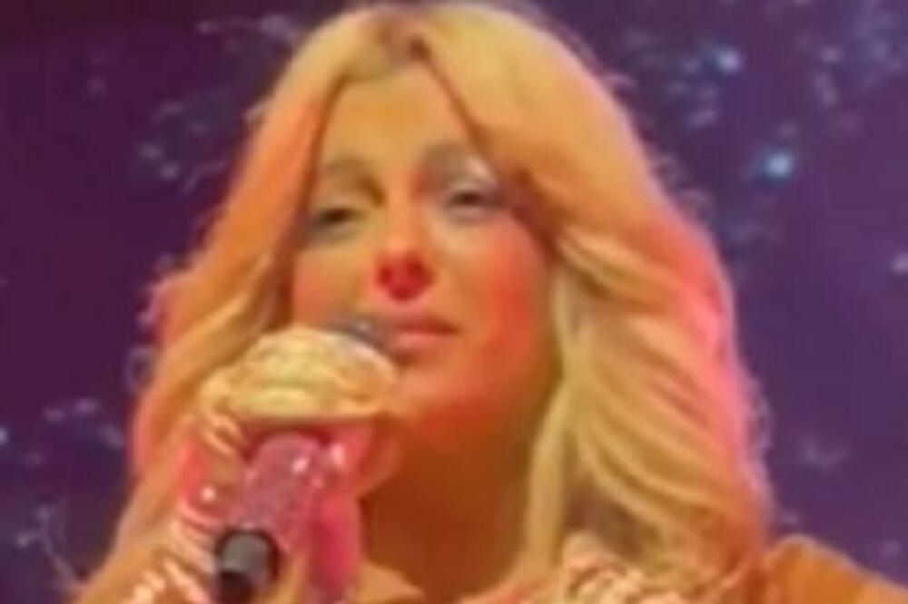 PEVAČICA IZNELA IDEJU VELIKE ALBANIJE, PA JOJ DODALA I OVE DRŽAVE: Srbi izgoreli, traže da joj se udari zabrana