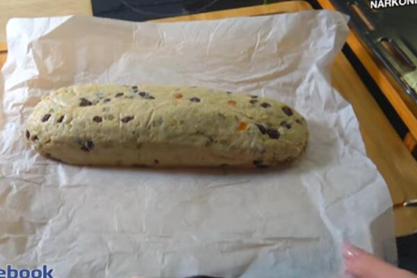 NEMAČKI HLEB ZA KOJIM JE POLUDEO SVET: "Štolen" je lagani KOLAČ, a ukus mu je BOLI GLAVA (VIDEO)