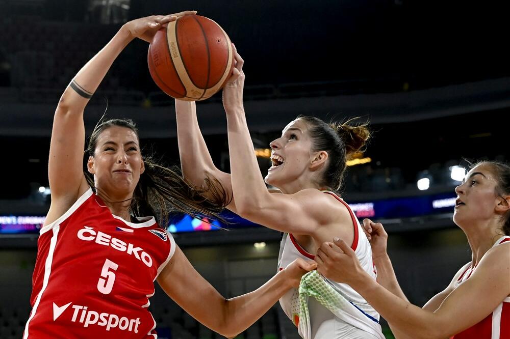 POZNAT PRVI POLUFINALISTA EUROBASKETA: Mađarice ispustile +17, spasile se košem na 3 sekunde do kraja! (VIDEO)