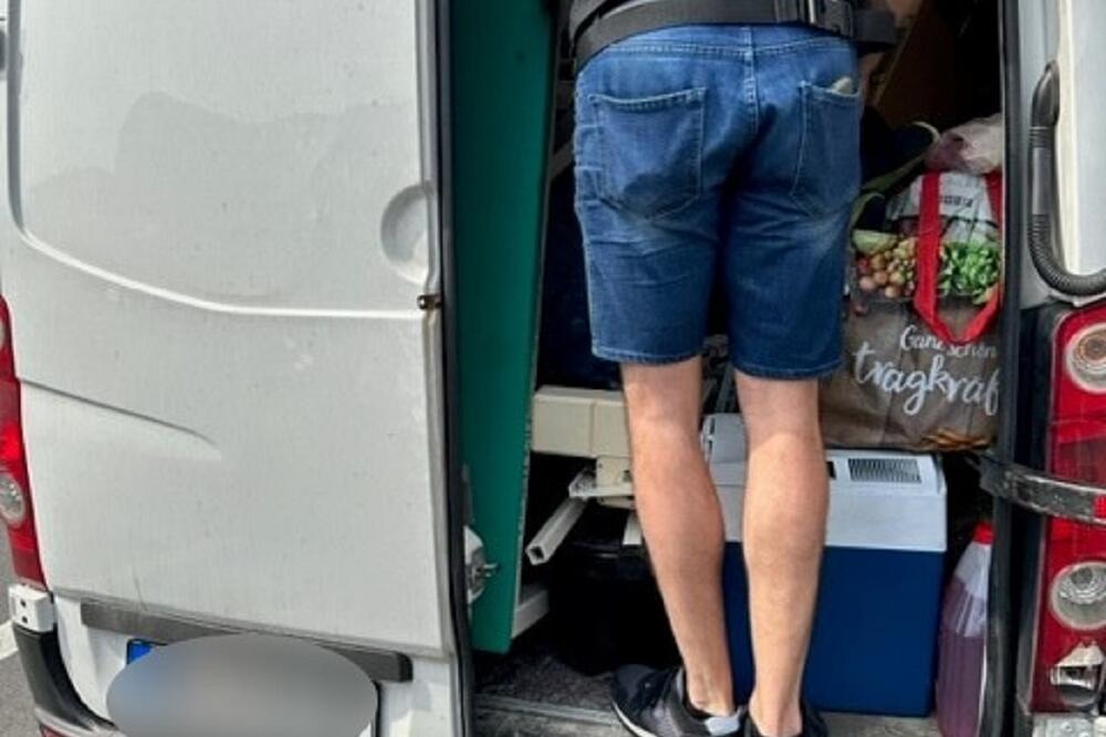 VEROVATNO NIKAD NISTE ČULI DA NEKO OVO KRIJUMČARI: Srpski carinici očekivali POLOVNU KUHINJU, kad ono... (FOTO)