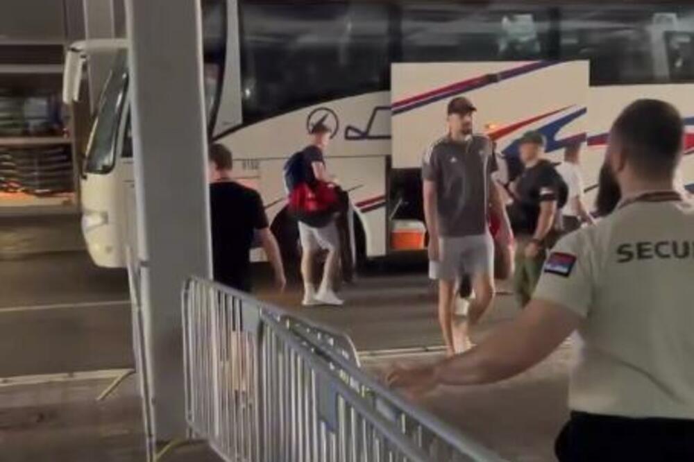 KOŠARKAŠE ZVEZDE DOČEKAO TOPOVSKI UDAR! Igrači izlazili iz autobusa, a onda je usledio ŠOK! (VIDEO)
