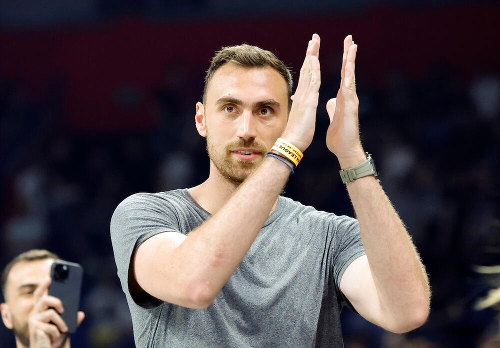 Nikola Milutinov u Štark areni na majstorici finala ABA lige