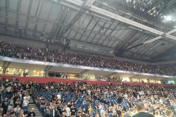 TRAŽI GA POLA EVROPE, A ON BODRI PARTIZAN! Ljubimac Grobara izazvao HAOS u Areni! (FOTO)