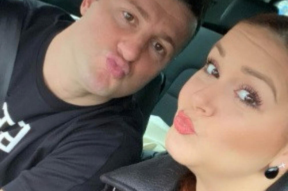 OVAKO IZGLEDA SILVIJA 24 DANA OD RAĐANJA BLIZANACA! Pozirala sa MUŽEM, i to na ovom mestu!