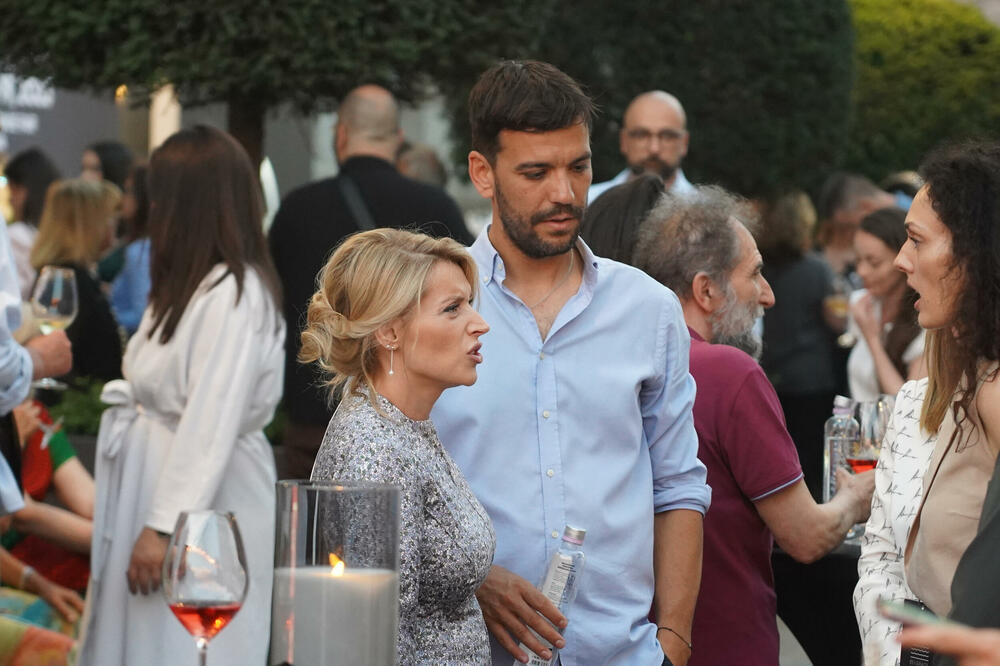 PO PRVI PUT ZA JAVNOST! ANĐELKA STEVIĆ ŽUGIĆ PROGOVORILA O RAZVODU: Ovo su SVI čekali, dotakla se Harisa i Meline