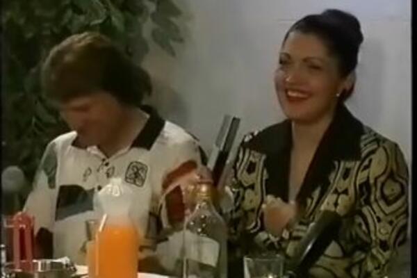 NIKAD VIĐEN SNIMAK ŠABANA ŠAULIĆA I VERICE ŠERIFOVIĆ: Pevačke legende nisu SKIDALE osmeh sa lica uz ovu PESMU