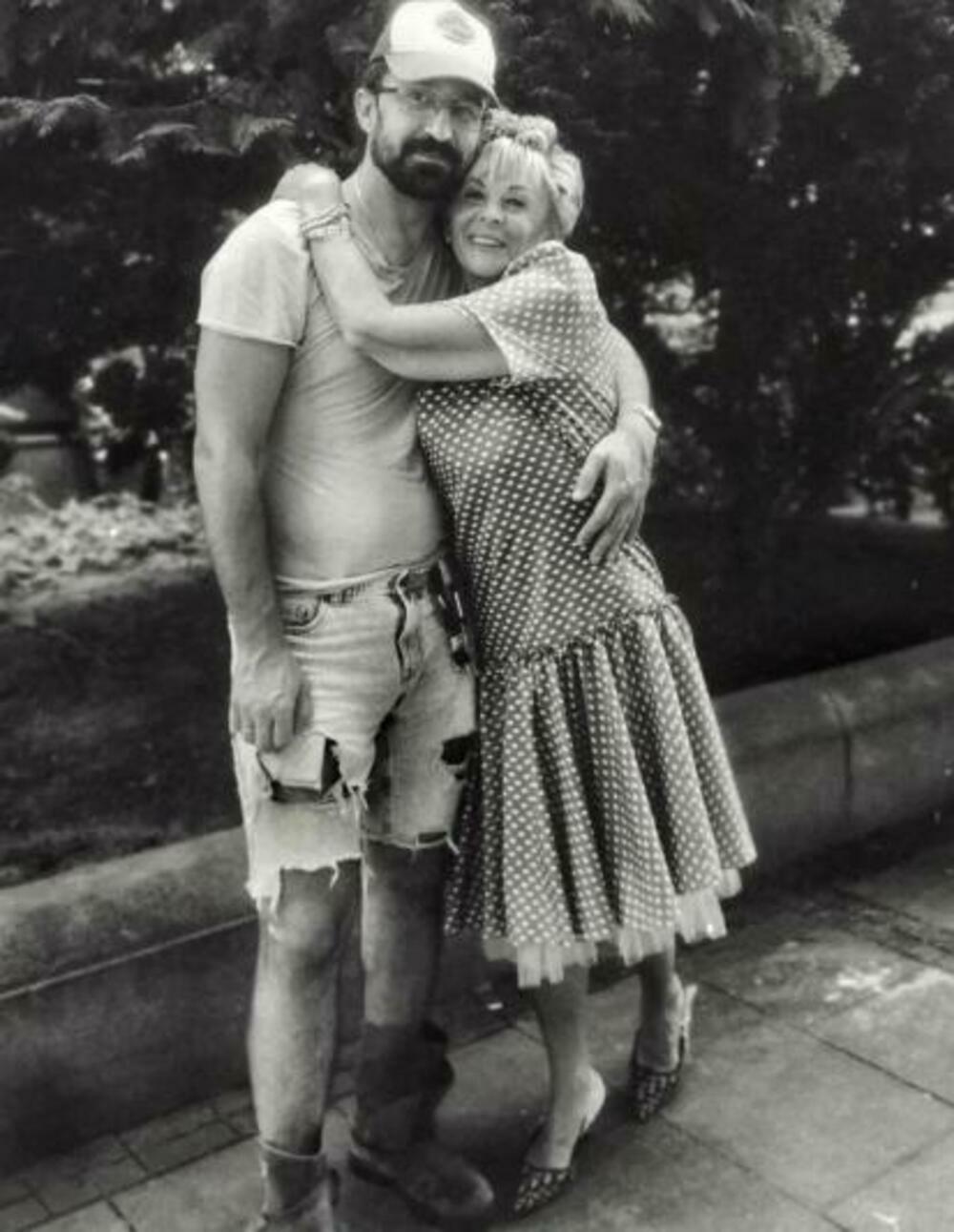 Nekoliko puta u Kanadi je proglašavana za poslovnu ženu godine.