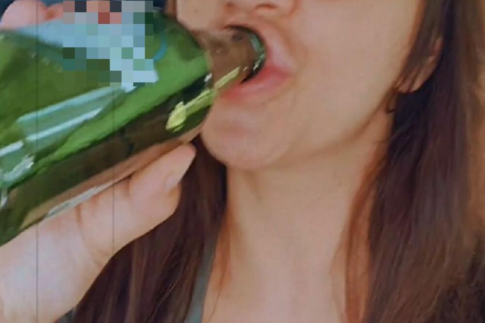 OVO NIJE BEZBEDNO! MILJANA NATEŽE PIVO U KOLIMA, A DETE (4) BEZ POJASA I SEDIŠTA: Hoće li neko REAGOVATI na ovo?