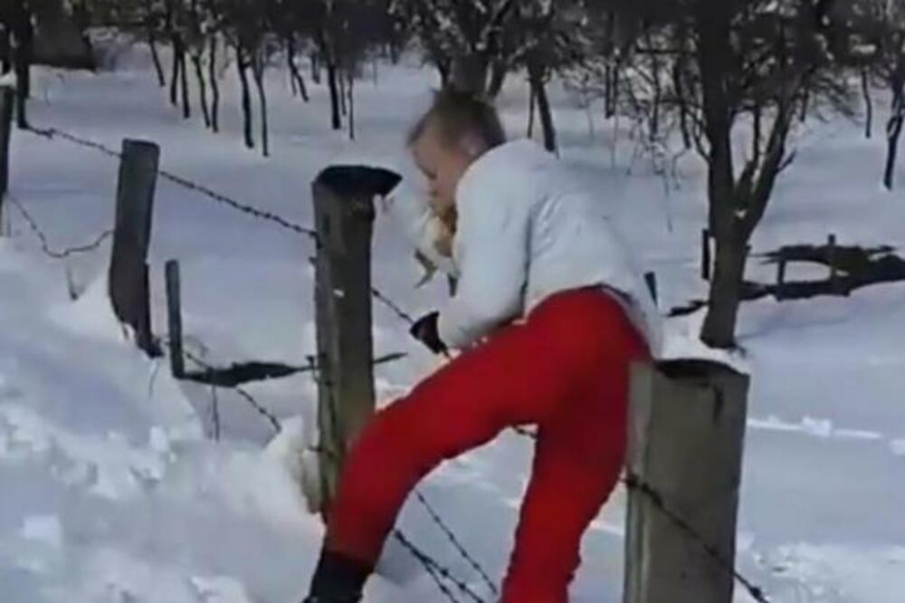 SNIMAK KOJI JE OBIŠAO BALKAN, A SVI SU GA ZABORAVILI: Crnogorka se izblamirala za sve pare, kakav debalkl (VIDEO)