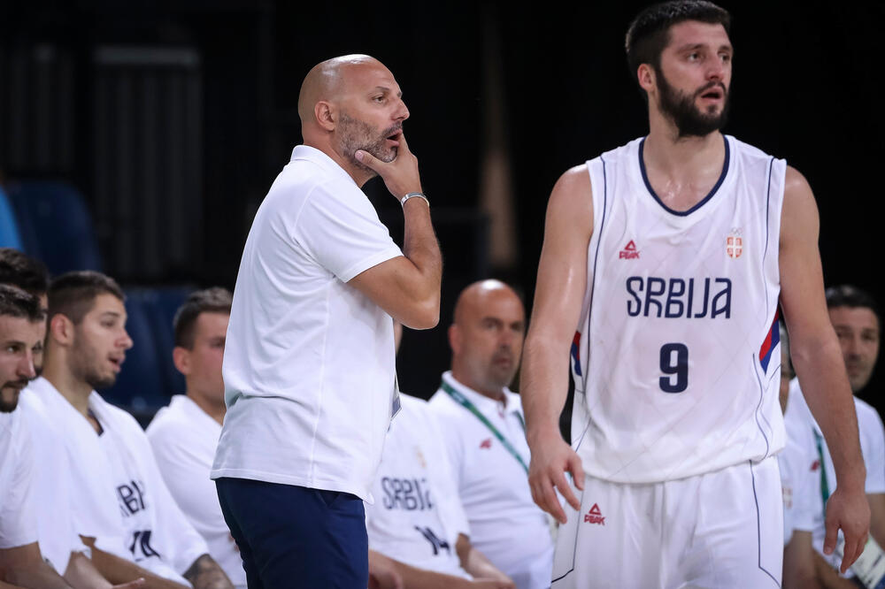 SALE POKAZAO KOLIKO JE PEFI VELIKI: Đorđević jednom fotografijom poželeo Markoviću odlazak u penziju! (FOTO)