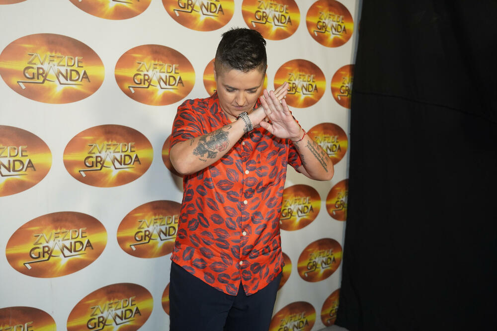 SKINULA SE MARIJA ŠERIFOVIĆ: Pevačica napravila PRAVU POMETNJU na MREŽAMA, do sad je OVAKVU NISMO VIĐALI