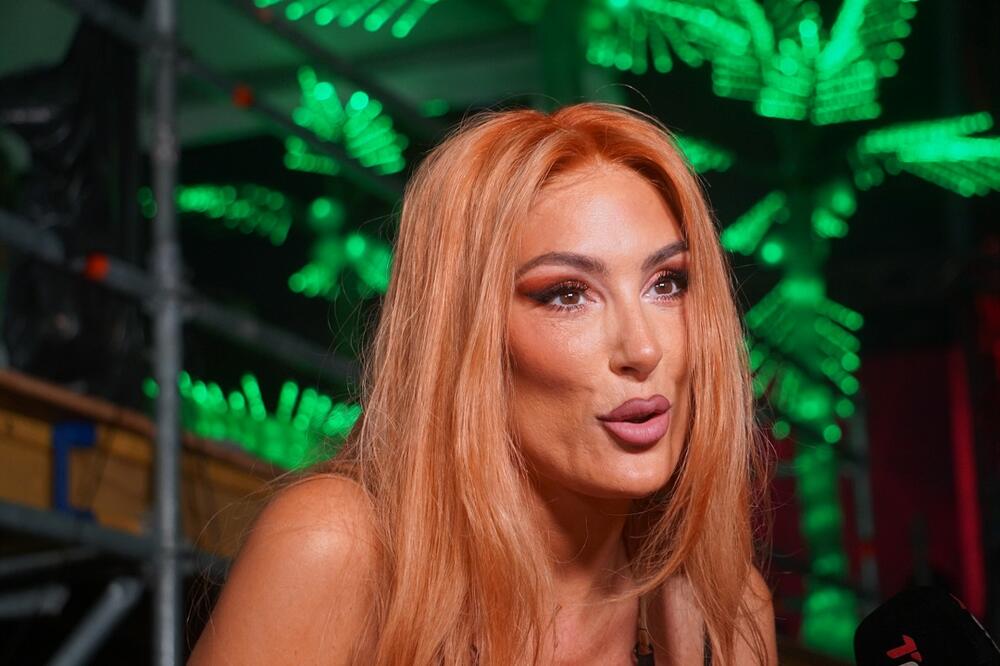 ŠTA SE OVO DEŠAVA? Naša pevačica otkrila da bi volela da ima ŽENU I DECU