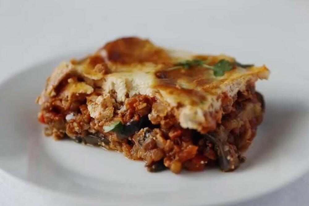 OVAKVU MUSAKU NIKAD U ŽIVOTU NISTE PROBALI: Potpuno se razlikuje od standardne, spremaćete je non stop (RECEPT)