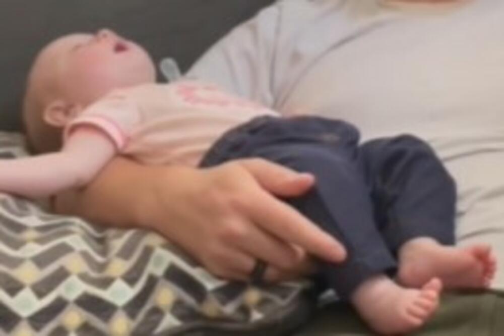 OSTAVILA JE BEBU SA MUŽOM I 4 PSA, A U SOBI JE POSTAVILA KAMERU: Kada je pogledala SNIMAK skamenila se zbog...