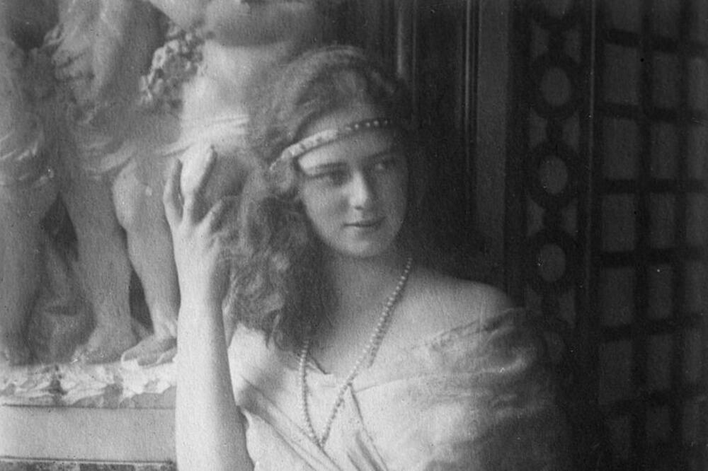 BALKANKA ZAVOLELA GEJA, DRUGOM RODILA DECU, PA SE ZAMONAŠILA: Buran život princeze koja je PLENILA LEPOTOM