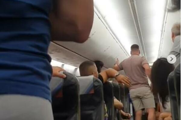 NA BEOGRADSKOM AERODROMU OPŠTI HAOS: Putnica sa detetom nije htela da se veže, a onda je usledila DRAMA! (VIDEO)