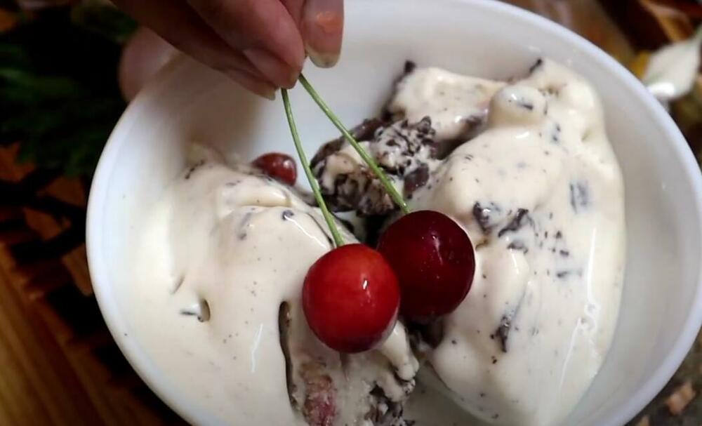 Švarcvald torta, Sladoled