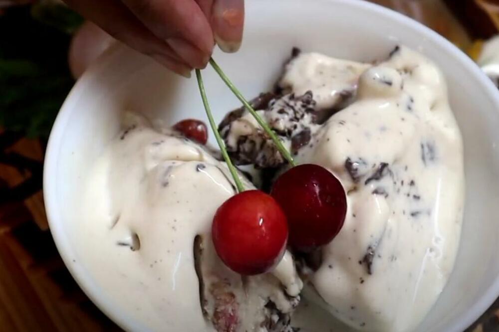 OMILJENA TORTA SRPSKIH DOMAĆICA U FORMI SLADOLEDA: Ako vam dolaze GOSTI spremite duplu meru, toliko je dobar