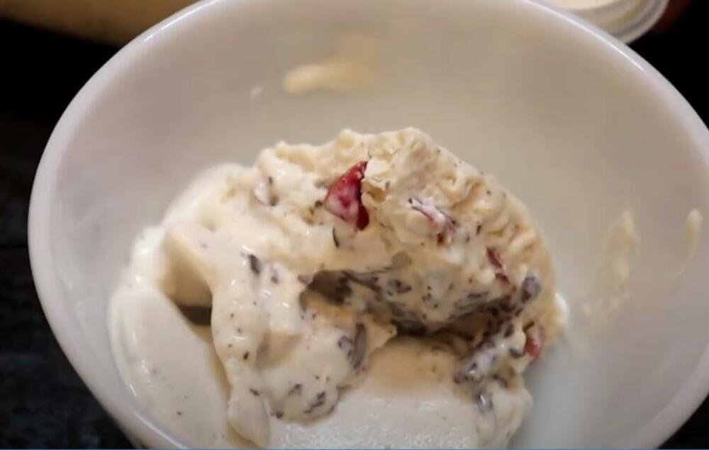 Švarcvald torta, Sladoled