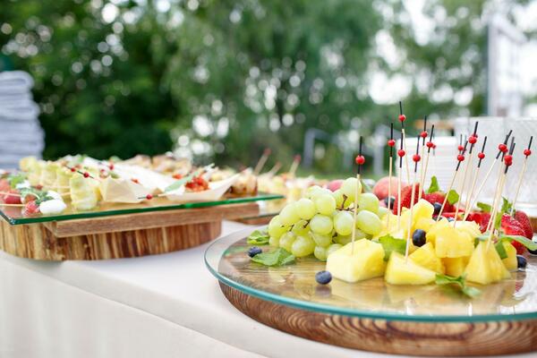 VOĆNI KANAPEI OD KOJIH IDE VODA NA USTA: Idelani su ZA LETNJE PROSLAVE, prave se vrlo prosto (RECEPT)