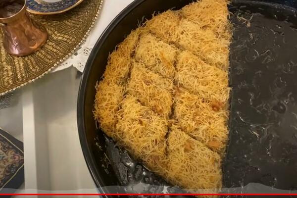 BOLJI KOLAČ OD BAKLAVE, SRPSKE DOMAĆICE SU GA NEKADA OBOŽAVALE: Sad ga zbog ovog FILA svi traže (RECEPT)