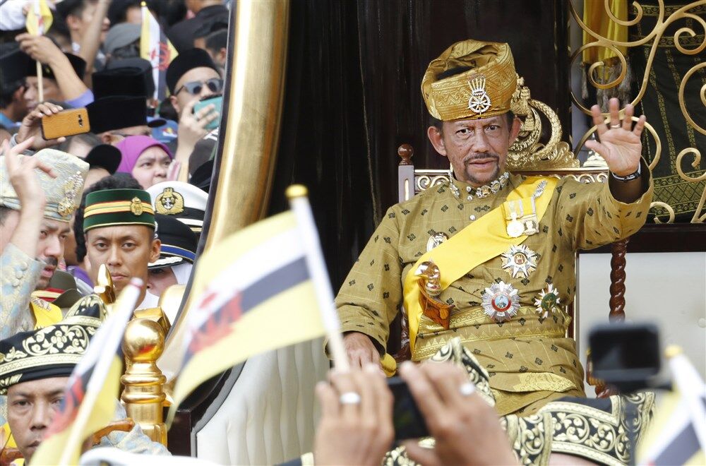 Sultan od Bruneja vodi život koji šokira celi svet