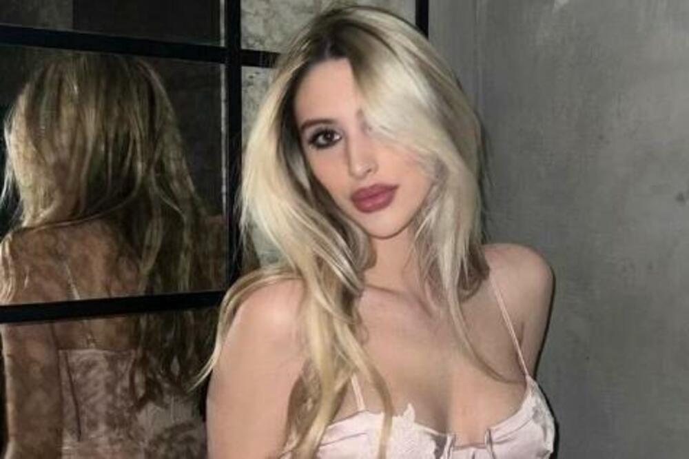 OD NJENE MATURSKE HALJINE SE SVIMA ZAVRTELO U GLAVI: Duge noge ĆERKE Čedomira Jovanovića zavode svakog ko pogleda