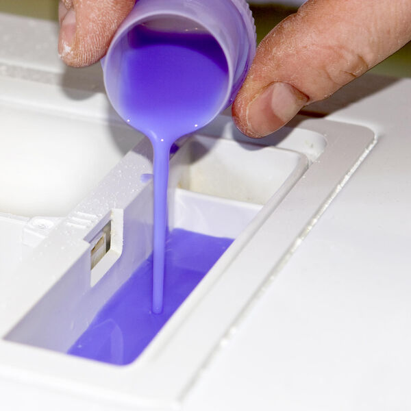 OVAJ SNIMAK POKAZUJE ŠTA OMEKŠIVAČ ZAPRAVO RADI VEŠ MAŠINI! Majstor je rastavio na delove - povratićete