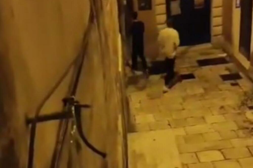 GOSPOĐETINA IZ SPLITA RASTERALA TURISTE! Prekipelo joj kad je videla šta RADE, njen potez će vas ODUŠEVITI (VIDEO)