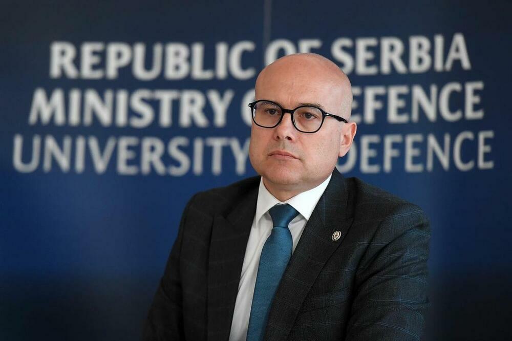 VUČEVIĆ I MOJSILOVIĆ: Otkud albanskim nindžama puške iz Srbije?