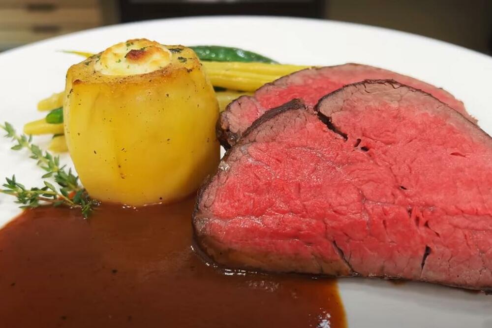 ROMANTIČNI RUČAK ZA DVOJE KOJI SE PRELAKO SPREMA: Jeli su ga jedan književnik i sam NAPOLEON (RECEPT)