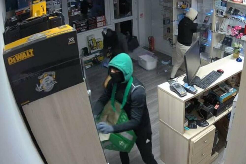 HRVATI ZA 100 SEKUNDI UZELI PREKO STO HILJADA EVRA: Željku opljačkana radnja, potpuno je OČAJAN, kamere sve SNIMILE