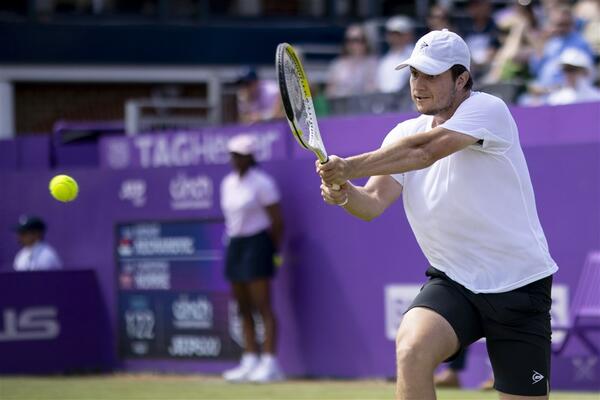 KECMANOVIĆ U ČETVRTFINALU ISTBORNA: Miomir spasao set loptu protiv australijskog Crnogorca!