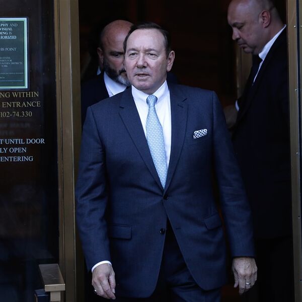 Strašna vest! Glumačka legenda postala BESKUĆNIK, optužbe o se*sualnom zlostavljaju ga SKUPO koštale