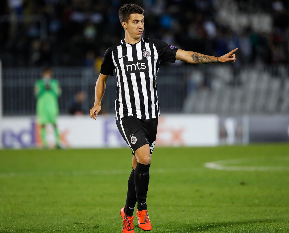 Petar Gigić na debiju za Partizan protiv AZ Alkmara