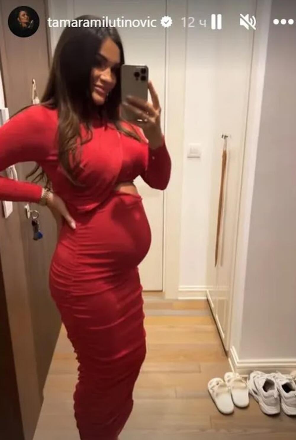 Tamara je sada pozirala u uskoj haljini, koja je istakla njen trudnički stomak, dok su njenu figuru mnogi pohvalili