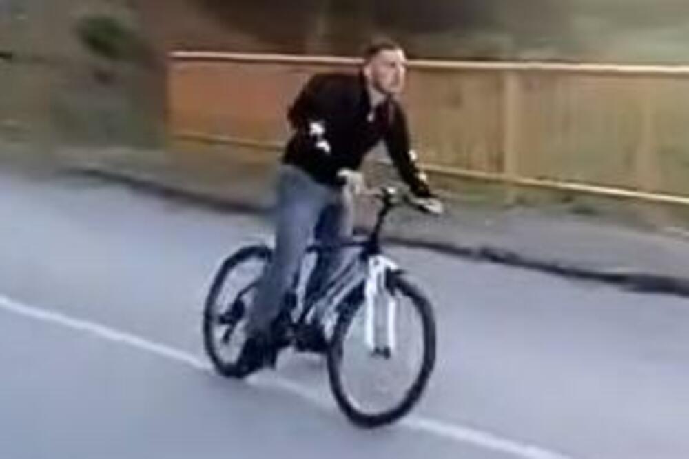 VIC KOJI ĆE VAS NASMEJATI DO SUZA: Ide Haso ulicom i ugleda Muju...