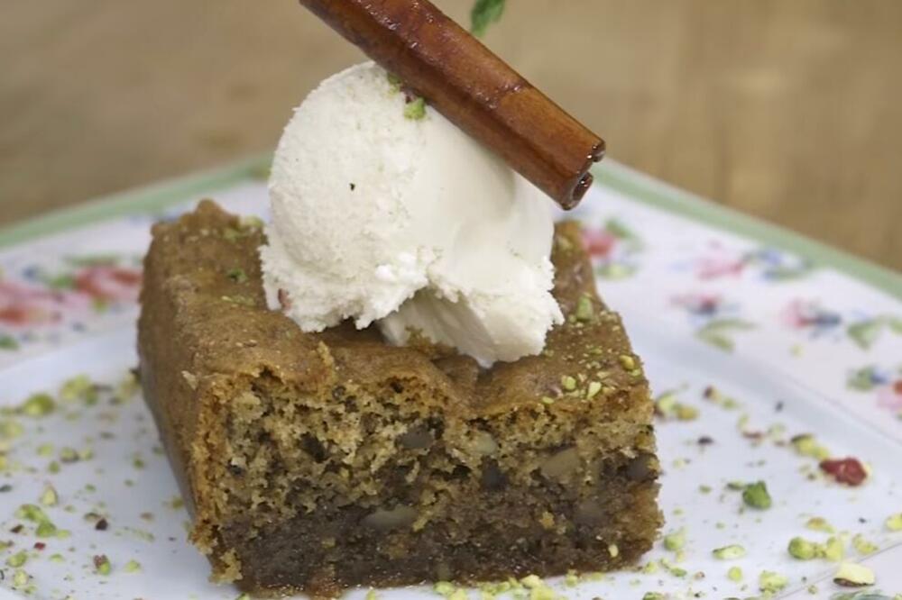 DA LI STE PROBALI ČUVENU GRČKU KARIDOPITU: Slasni KOLAČ se topi u ustima, sladi i hladi (RECEPT)