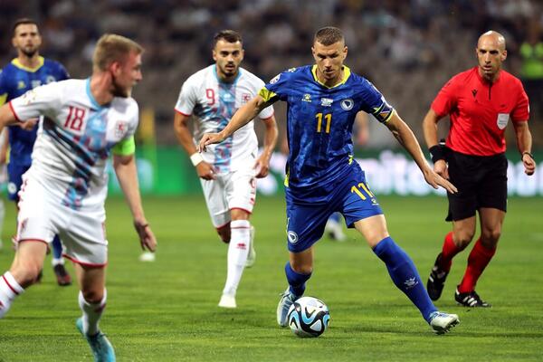 DŽEKO NE ŽELI NA MEGDAN ZVEZDI! Evo zašto se buni iskusni napadač (FOTO)