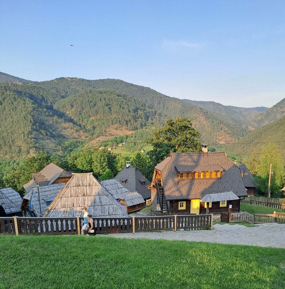 Drvengrad, Mokra Gora