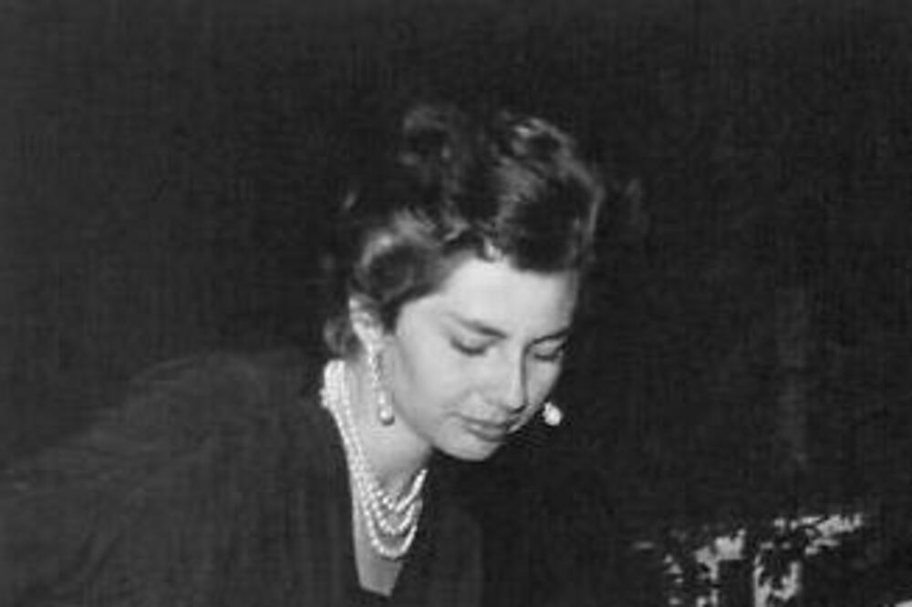 TRAGIČNA SUDBINA PRELEPE SORAJE: Dobijala najlepše DIJAMANTE svaki dan, sve dok KRALJ nije otkrio JEDNO (FOTO)