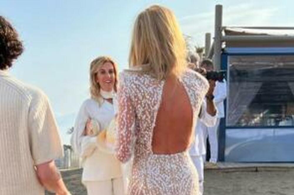 MLADU ISPLJUVALI ŠTO SE POJAVILA GOLA: Platila venčanicu 4.000 evra, a GOSTI ZANEMELI od šoka, SVE su joj videli