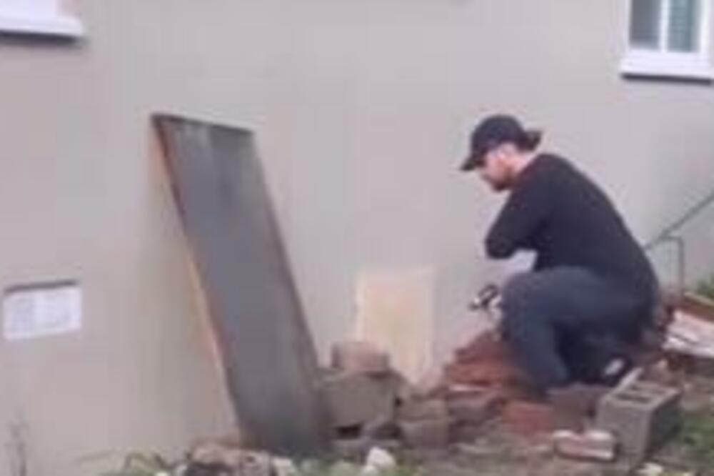 ČUO JE ZVUK IZ PODRUMA I MOMENTALNO REŠIO DA SRUŠI ZID: Kada je video šta izlazi u SEKUNDI je POBEGAO... (VIDEO)